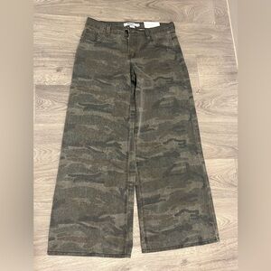 Camouflage Wide-Leg Jeans